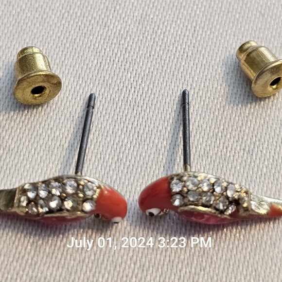 Betsey Johnson Orange Enamel Tropical Parrot Bird Stud Earrings - Picture 3 of 8